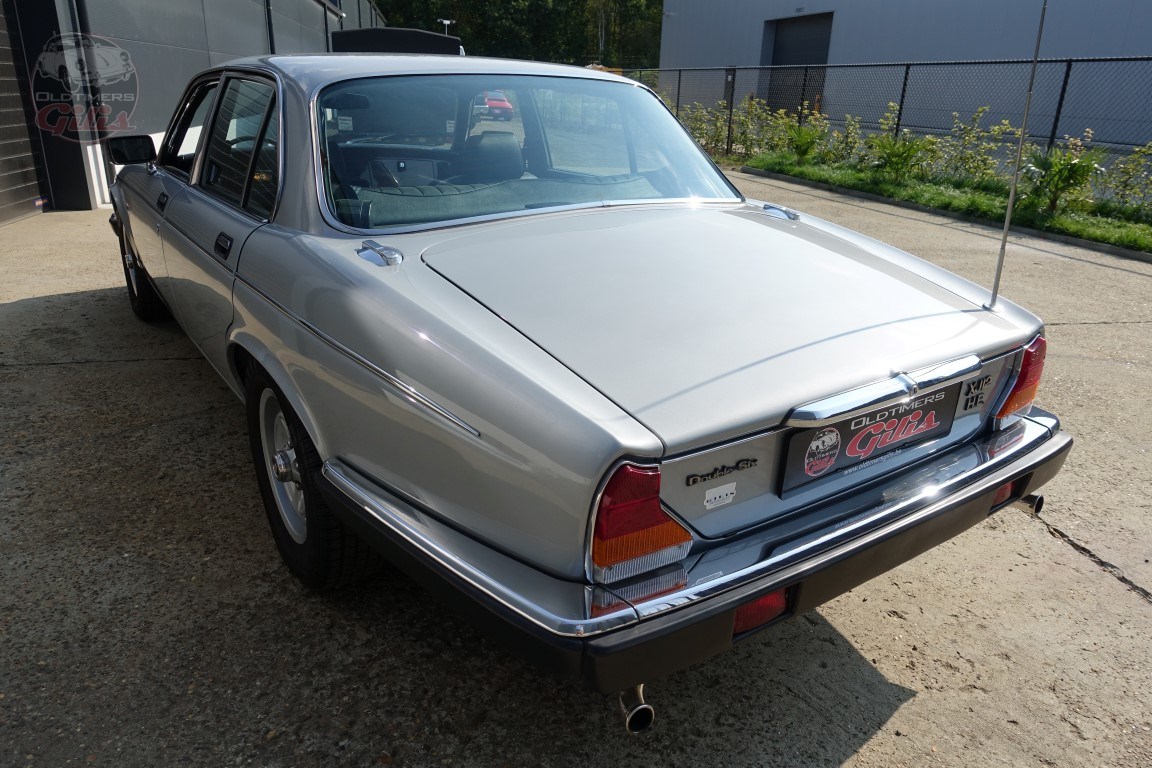 1982 jaguar xj